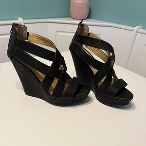 Women’s Strappy Wedge Heel, Black, Size 7.5